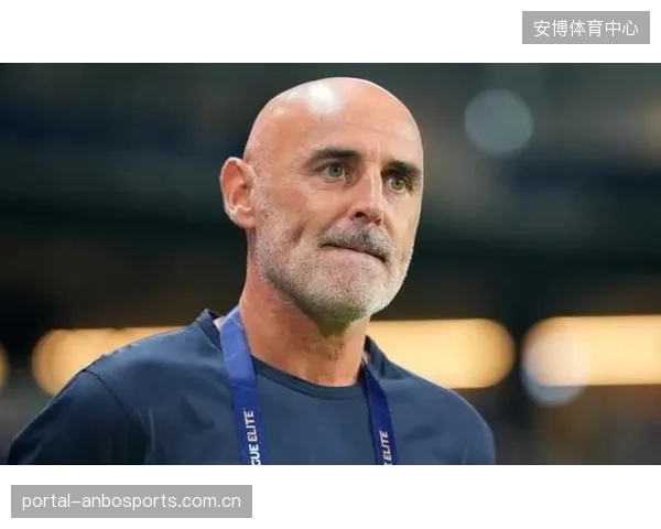 上海海港五月状态低迷，主教练穆斯卡特面临进攻端战术调整压力。